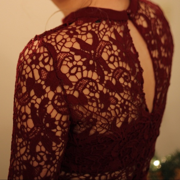 Maroon formal dress-lacy - Picture 2 of 4